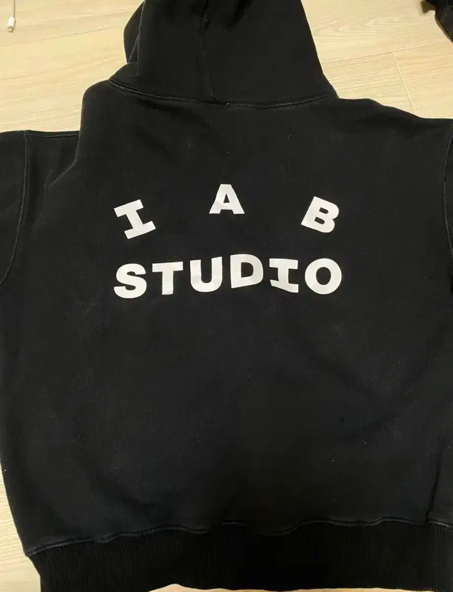 [판매] iab studio 후드티 s 판매합니다